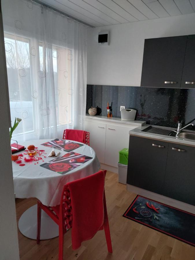 Apartamento Beau Studio Avec Terrasse Et Vue Exclusivement Pour Non Fumeurs Belmont-sur-Lausanne Exterior foto